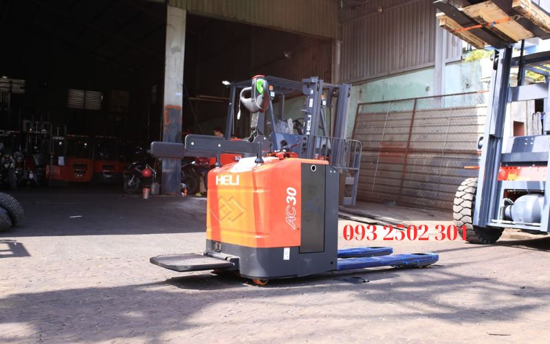 Xe nâng tay điện 3 tấn HELI