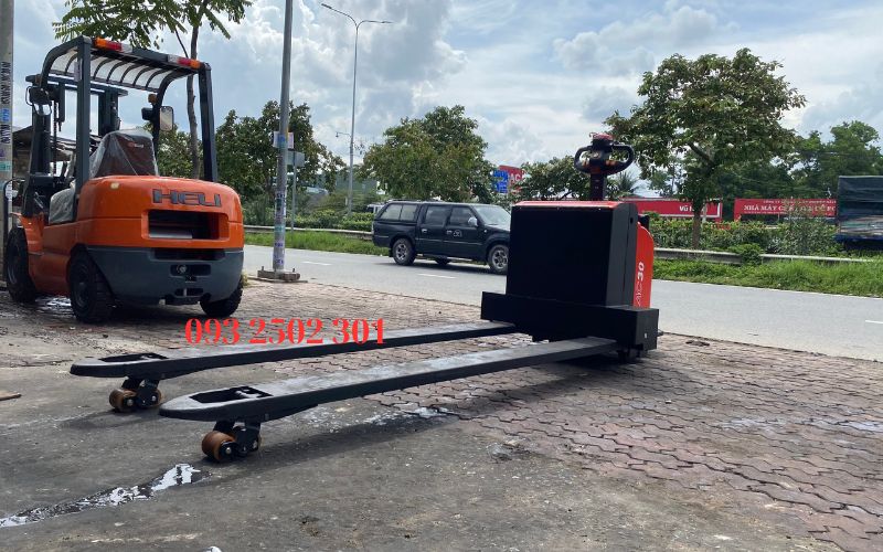 Xe nâng tay điện 3 tấn càng dài 2 mét