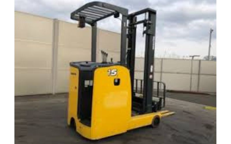 Xe nâng điện đứng lái Komatsu