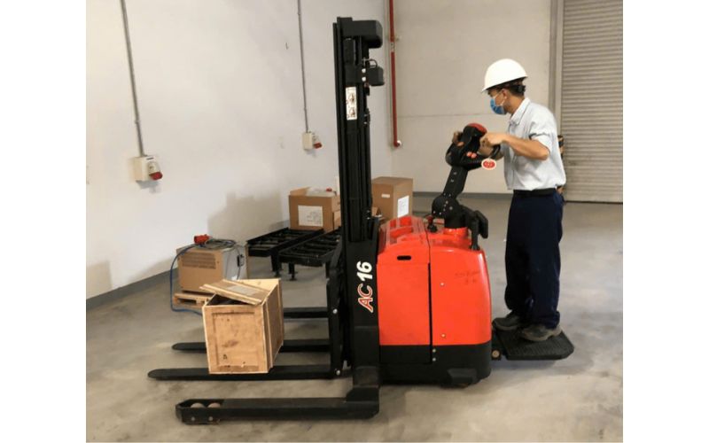 Xe nâng điện càng rộng HELI