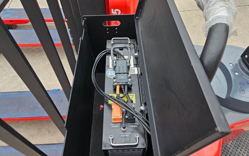 Pin lithium xe nâng tay điện 5 tấn