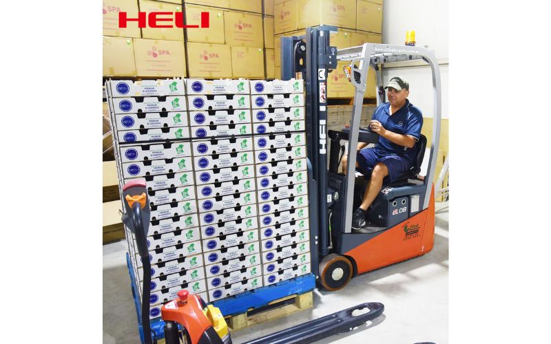 Lựa chọn xe nâng điện lithium 3 bánh 1 tấn phù hợp