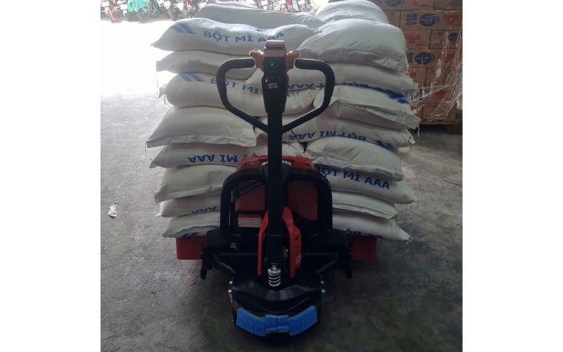 Xe nâng điện mini 2 tấn