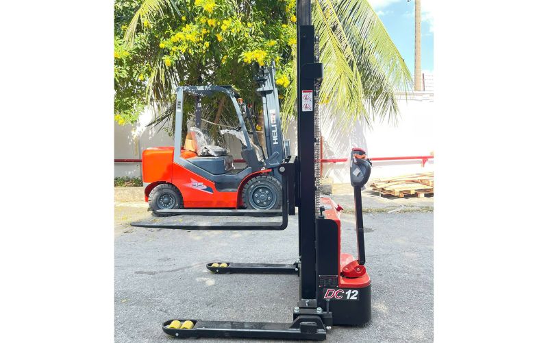 Xe nâng pallet 2 mặt 