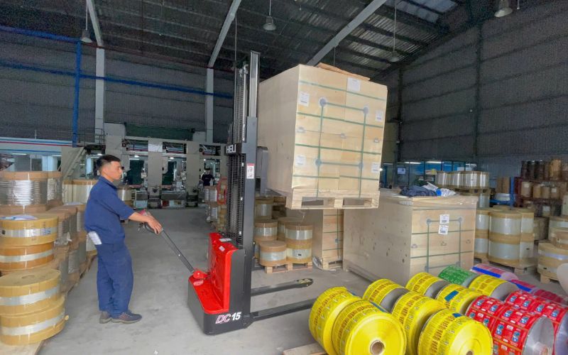 Xe nâng tay điện cao (pallet stacker)