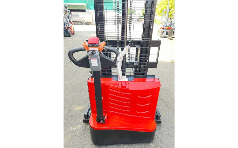 Mặt sau xe nâng pallet 2 mặt HELI