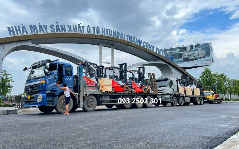 Bàn giao xe nâng điện lithium 3 tấn