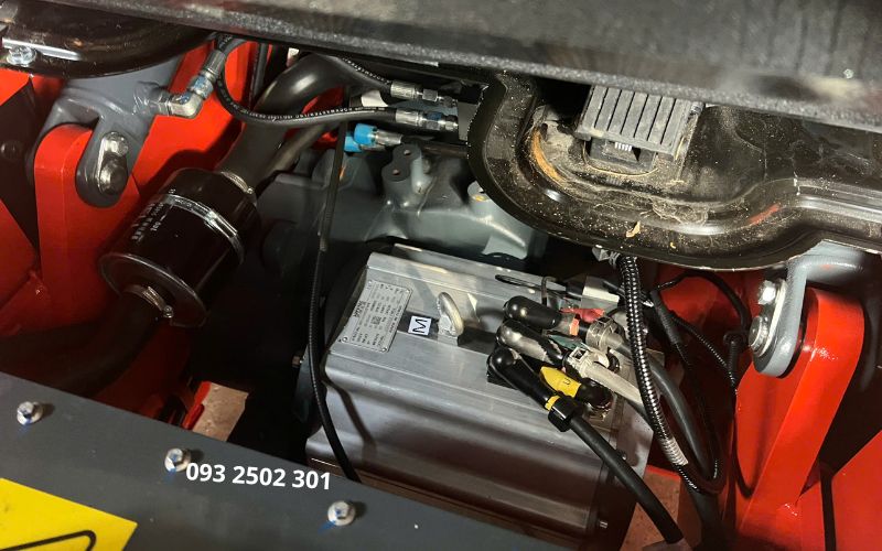 Motor di chuyển xe nâng điện lithium 3.5 tấn 