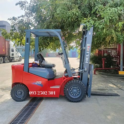 Xe nâng dầu 2 tấn HELI