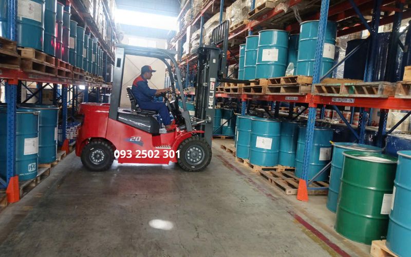 Xe nâng dầu 2 tấn số tự động