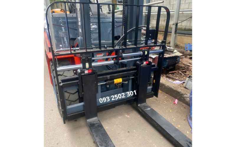 Xe nâng dầu 5 tấn lắp dịch càng dịch giá