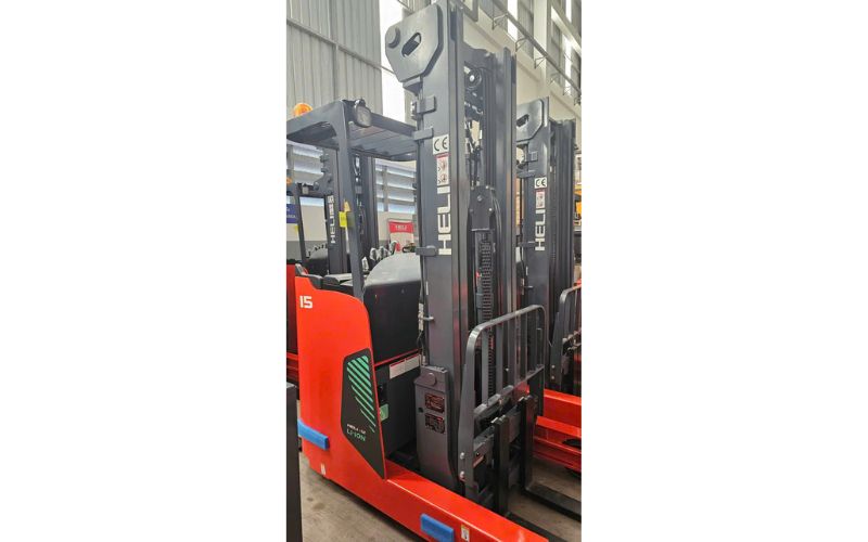 Xe nâng reach truck đứng lái 1.5 tấn