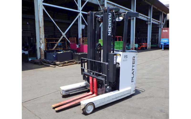 Xe nâng reach truck đứng lái Nichiyu