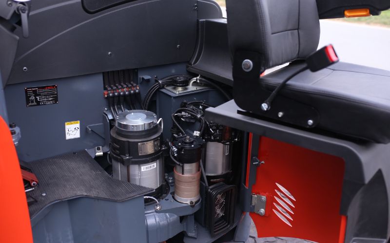 Motor và bộ điều khiển xe nâng điện reach truck 2 tấn
