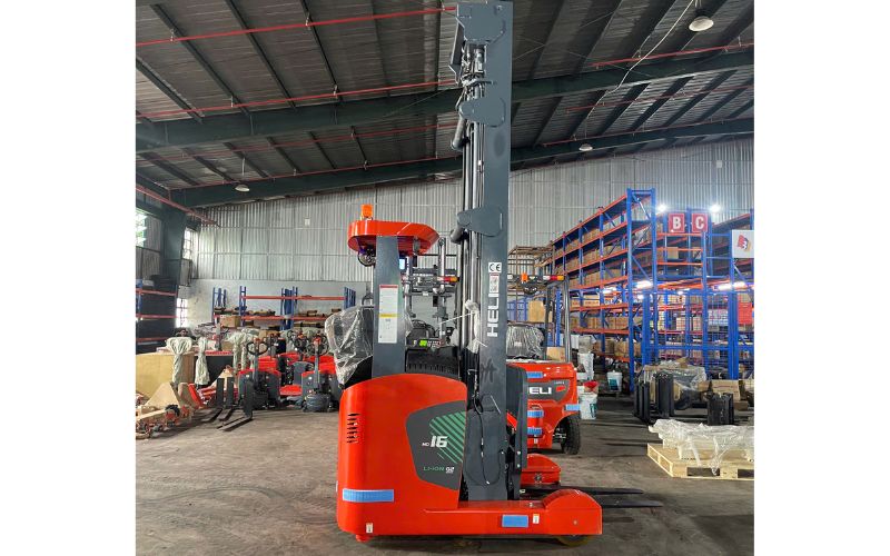 Xe nâng reach truck 1.6 tấn ngồi lái